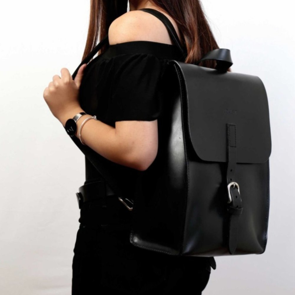 UNISEX DUST Italian Craftsmanship 100% Leather Oxford Style Backpack